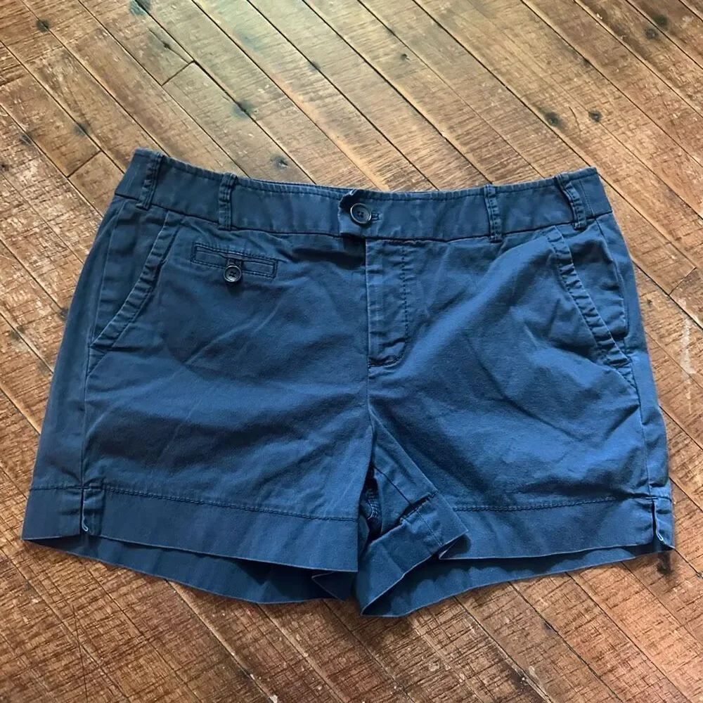 Loft Martin fit navy flat front normcore size 8 shorts
